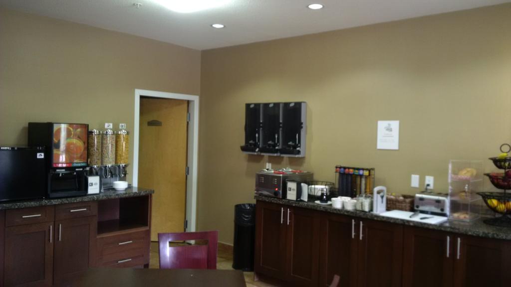 Hudson Hope Sigma Inn & Suites Hudson'S Hope מראה חיצוני תמונה
